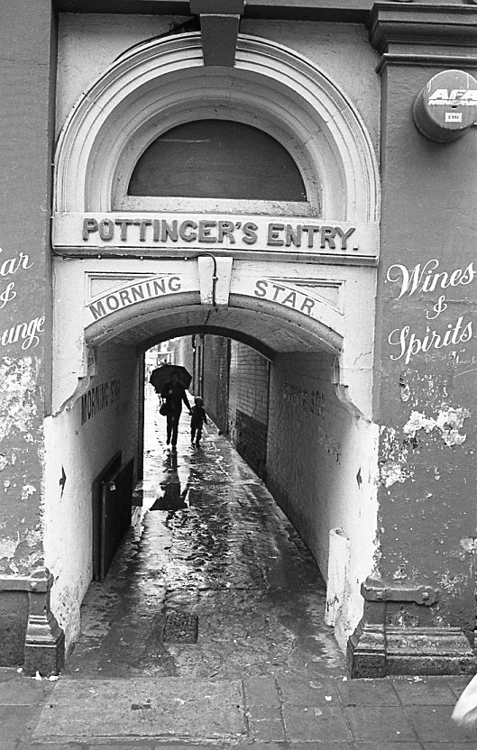 Pottingers Entry
