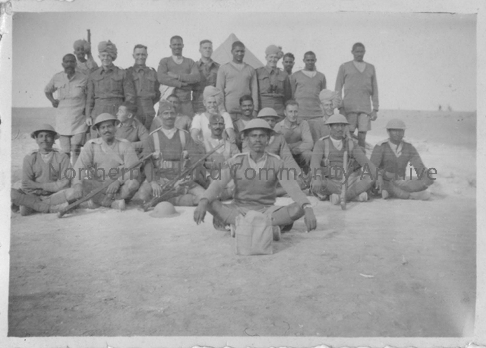Group of gunners with Indian soldiers