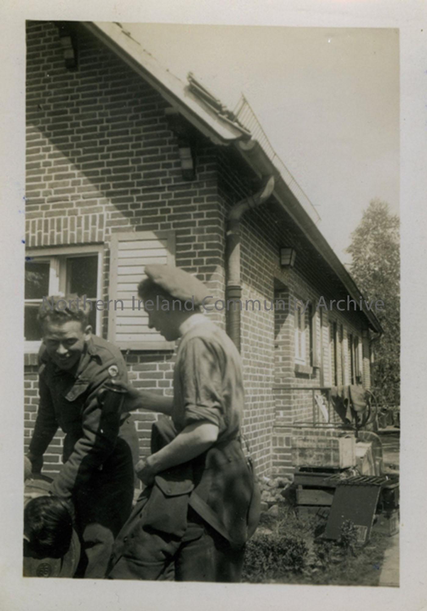 2 soldiers in Damme Germany (6495)