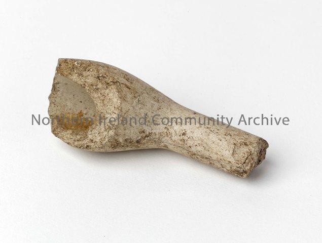 17th century clay pipe fragment (4560)