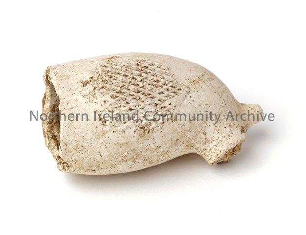 17th clay pipe fragment