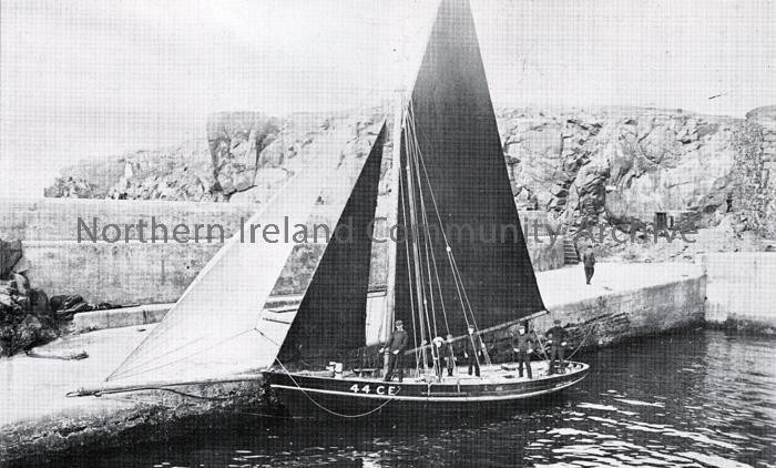 Sailing Dronthiem at Portstewart Harbour.
Image courtesy of Robert Anderson. (3173)