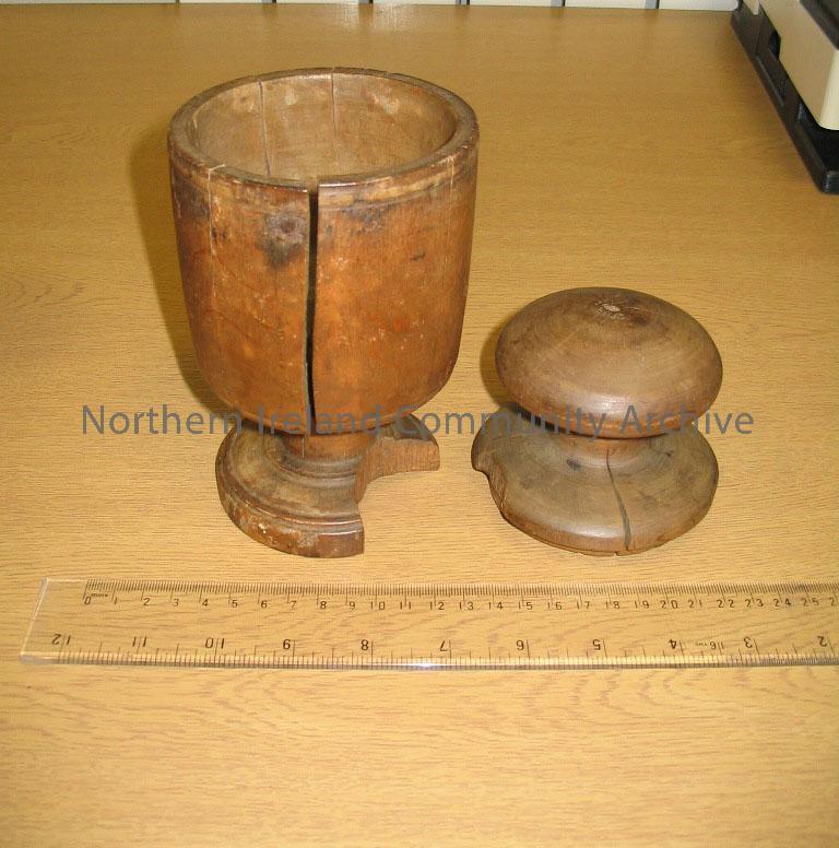 wooden lid and cup split along entire length, segment broken from base – 1998.1 (3)