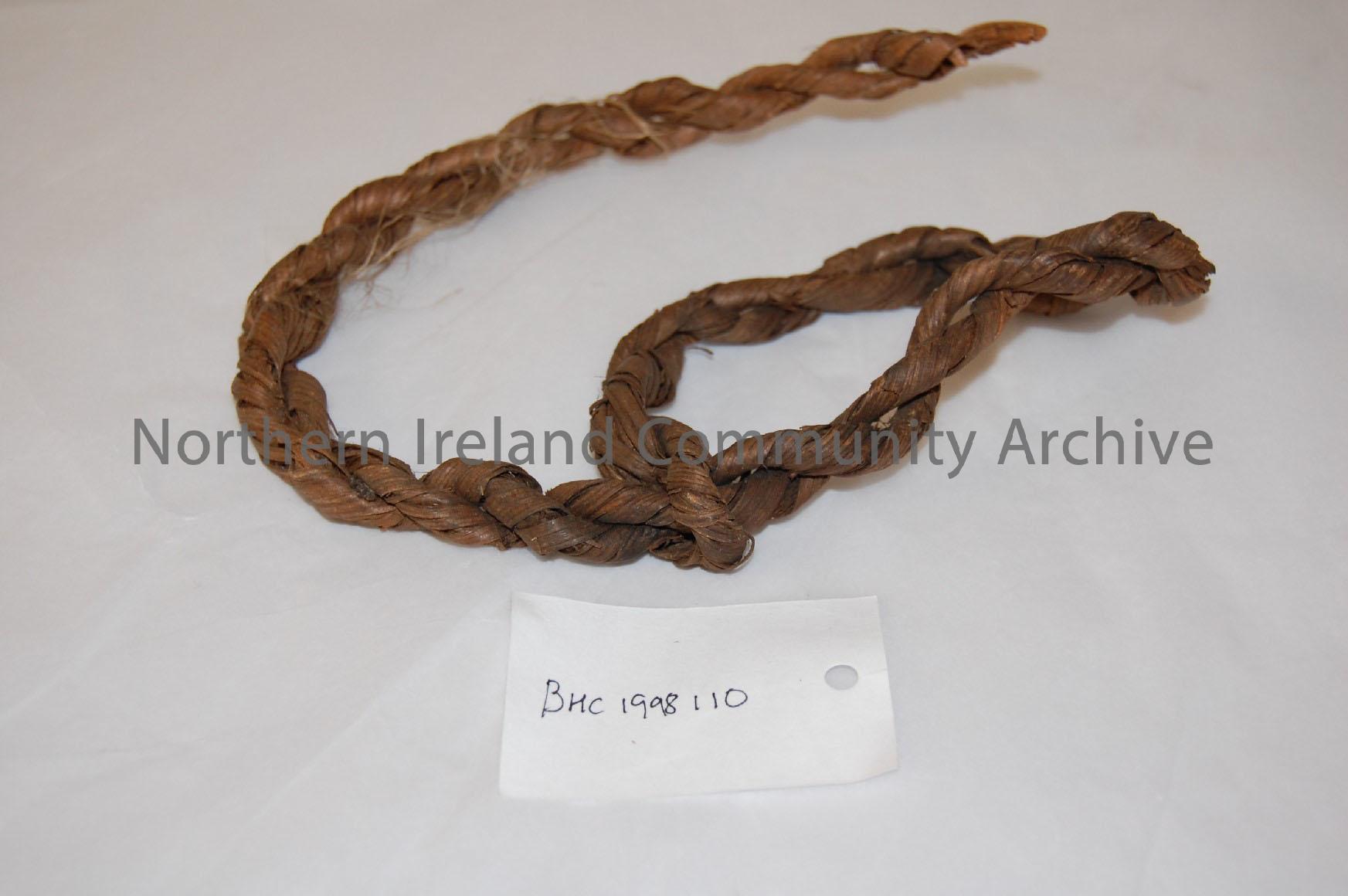 rope, made from tree bark – 1998.110 (1)