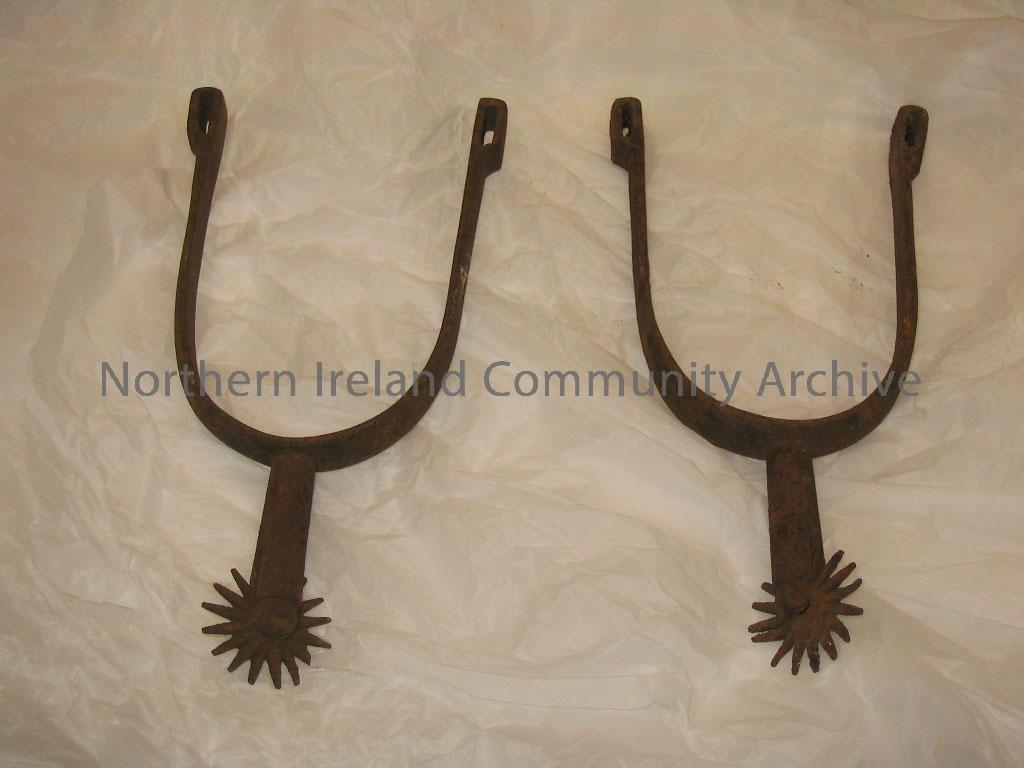 pair of spurs of Captain John Nevin, who led a local band of United Irishmen in the 1798 rebellion. He escaped to America, where he settled in Knoxvil… – 2007.4 (3)