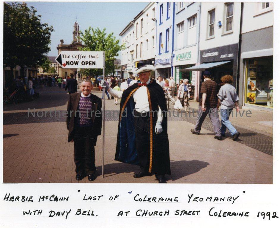 Herbie McCann, ‘Last of Coleraine Yeomanry’ with Davy Bell, at Church Street, Coleraine, 1992. (3018)