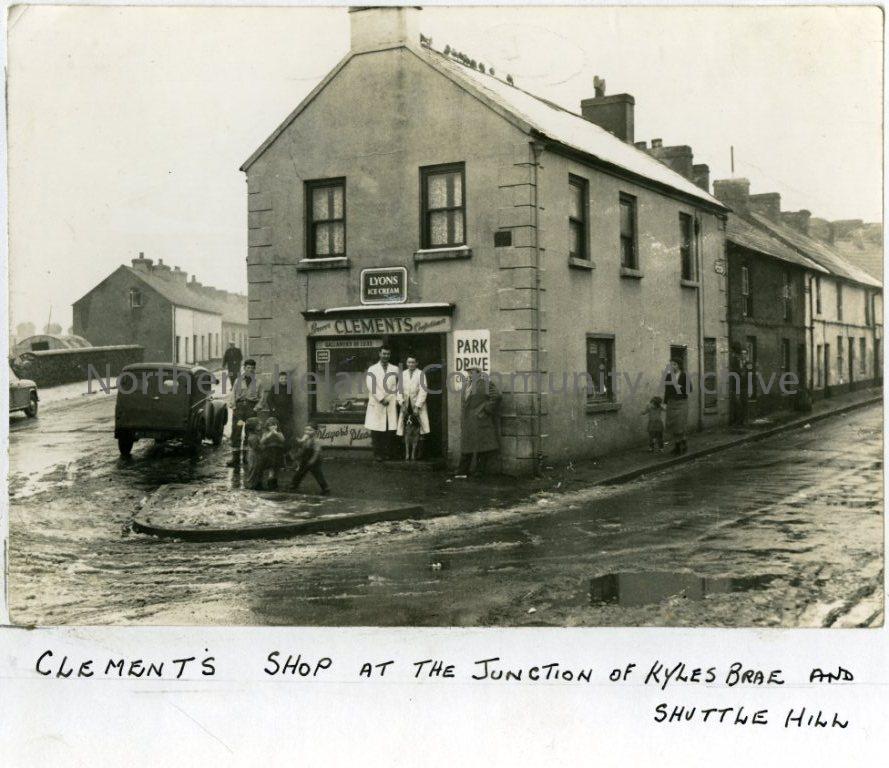 Clements Shop at the Junction of Kyles Brae and Shuttle Hill (5314)