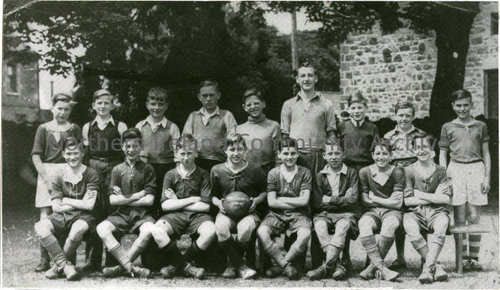 Irish Society’s School Team, 1947: Back Row- A. Dealey, G. Leslie, D. Sheppard, J. McClements, J. Leighton, A. Anderson, R. Fillis, J. Barbour, R. Crawford.  Front Row- M. Clarke, H. Kane, L. Pigott, N. Cochrane, R. Nevin, D. Mairs, C. Glass. (3492)