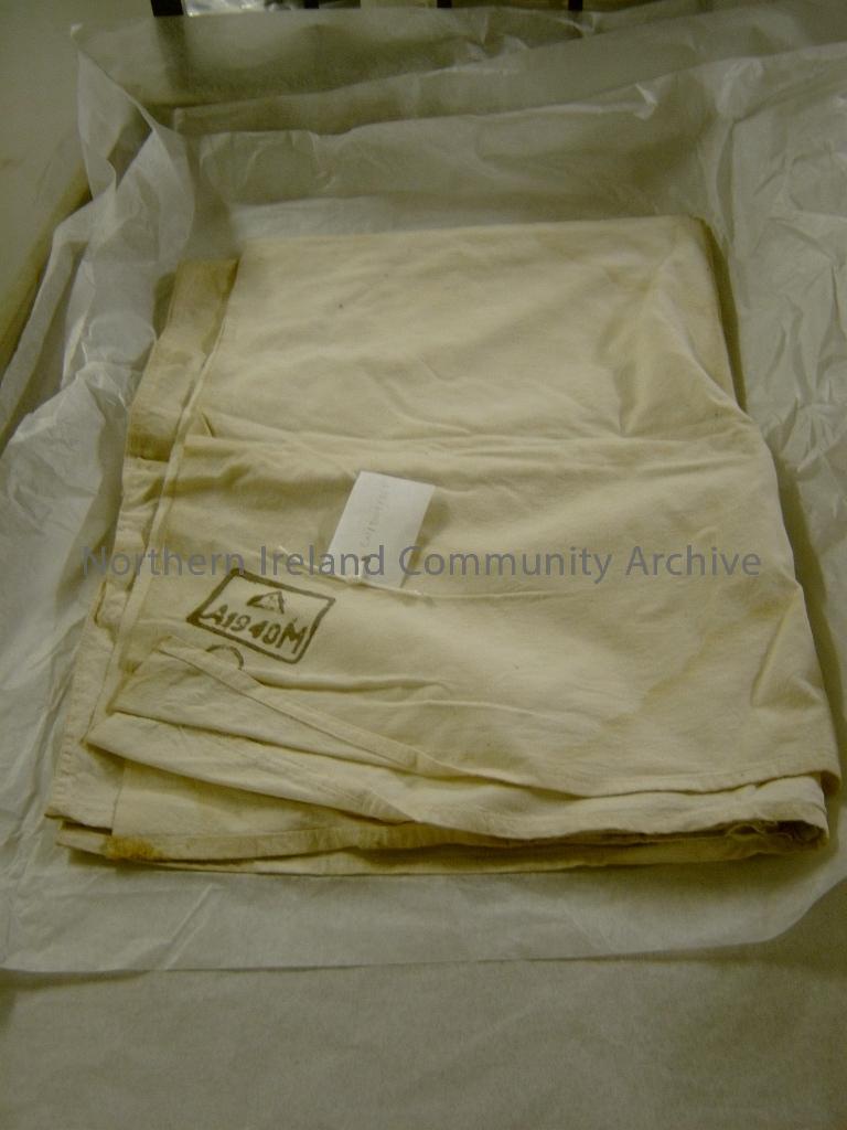 ww2 cream cloth sheet marked A19 4OM (1917)