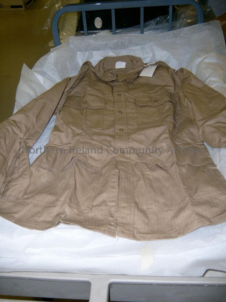 ww2 heavy khaki military shirt, marked size 3  (6318)