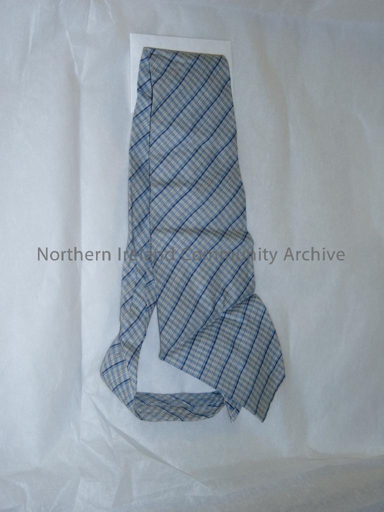 CM/2007/281 WWII blue and white checked tie