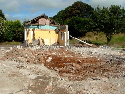 Willie Chestnutt’s house being demolished (3764)