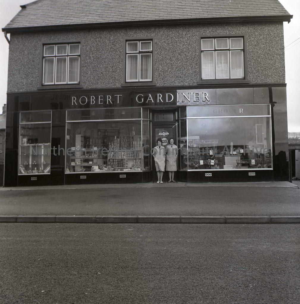 Exterior view of Robert Gardiner’s Shop, Aug 1963