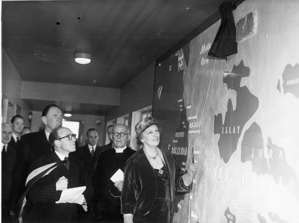 Photograph of Lady Wakehurst unveiling the stone in the Fergus Wing